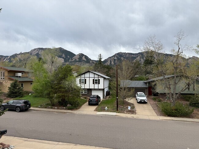 Building Photo - Perfect Table Mesa Family Home with Fully ...