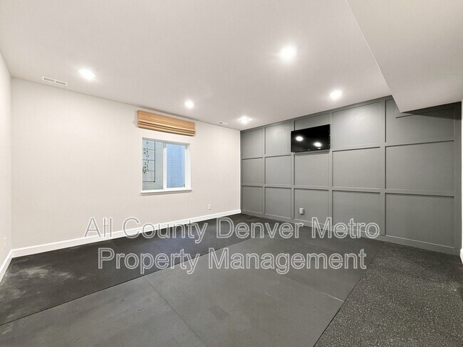Building Photo - 9395 Antero St