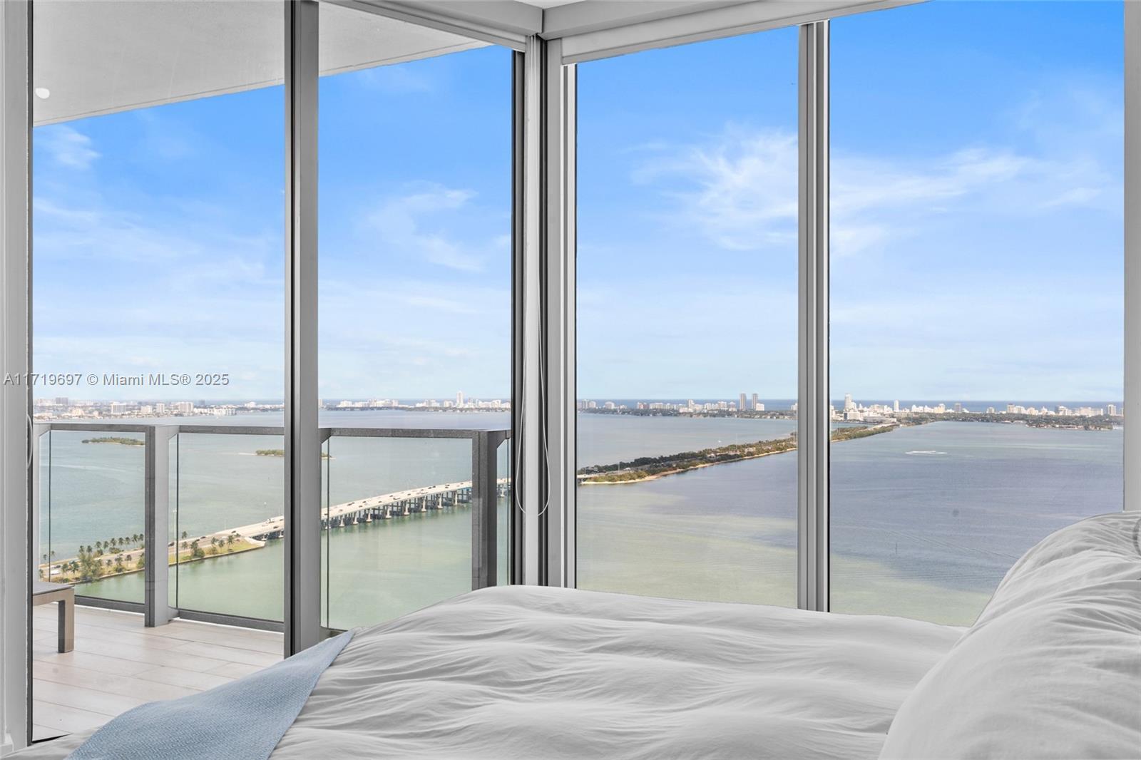 Building Photo - 2900 NE 7th Ave