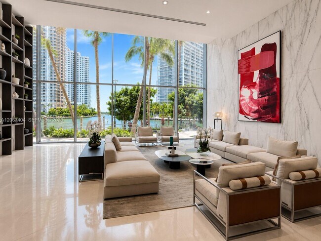Building Photo - 300 Biscayne Blvd Way