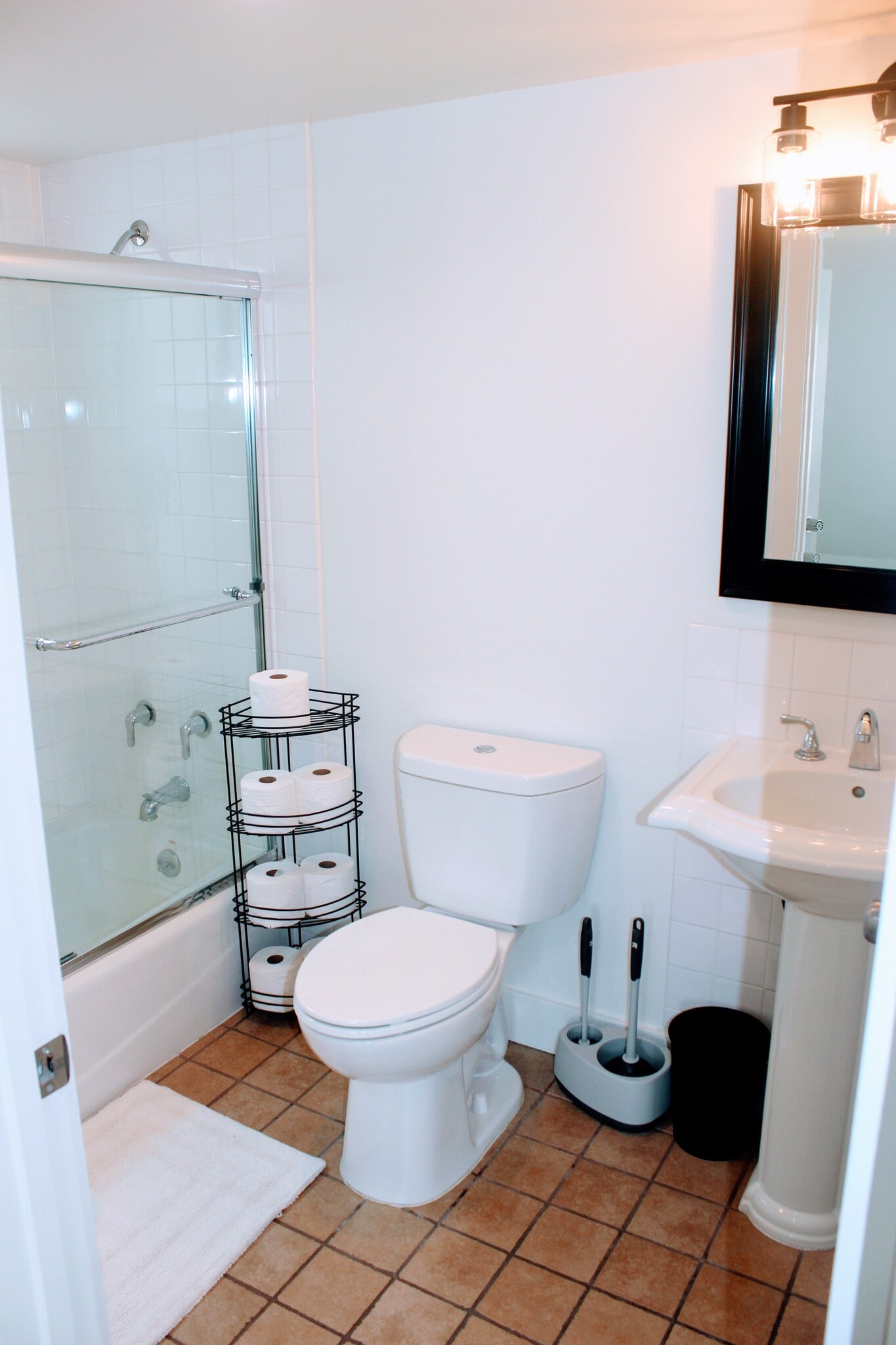 Building Photo - 722 Sunset Ct