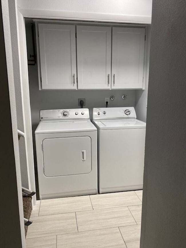 Building Photo - Sanchez Properties LLC 14