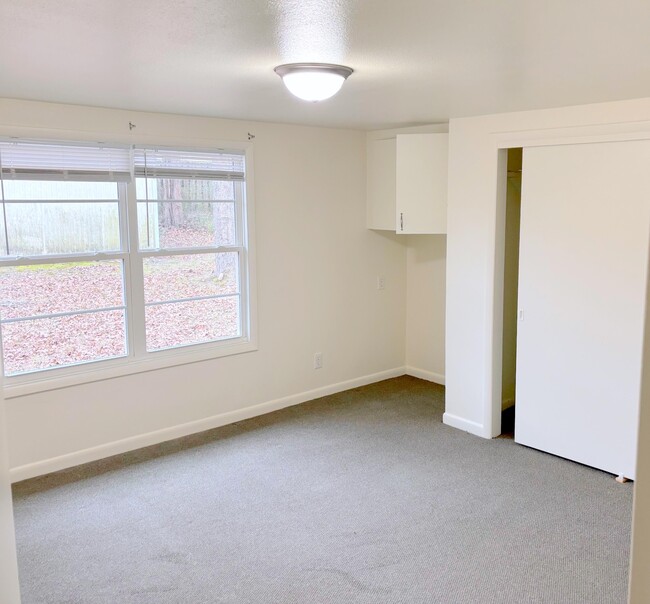 Building Photo - 239 Timberlane Dr