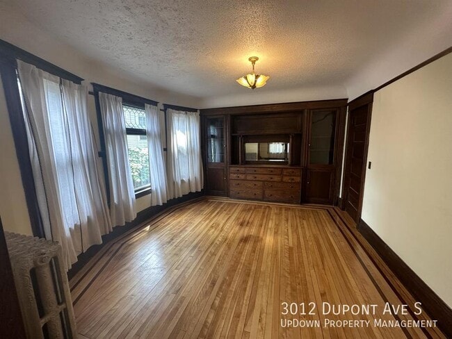 Building Photo - 3012 Dupont Ave S
