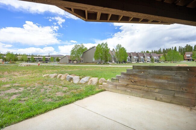 Building Photo - 259 County Rd