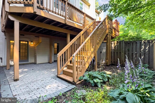 Building Photo - 5719 Oakshore Ct