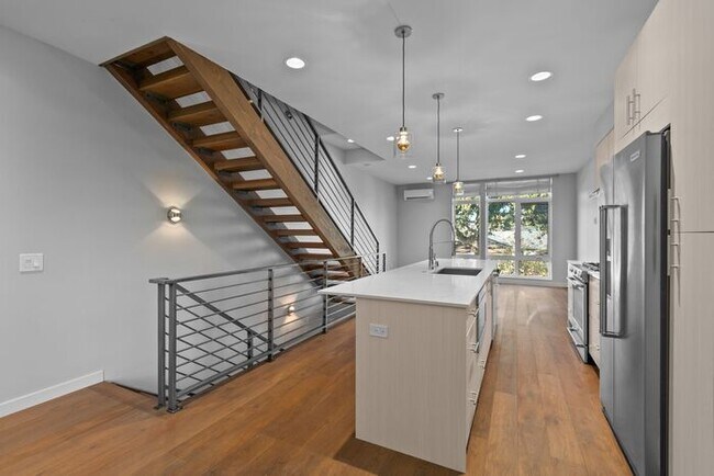 Building Photo - Stunning AIR CONDITIONED Alki Townhome w/ Rooftop Ocean View