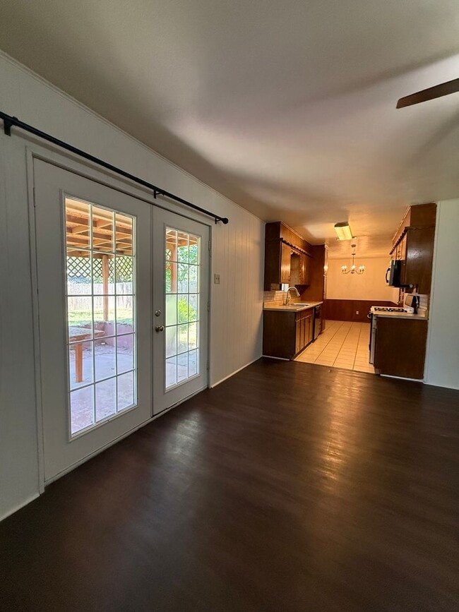 Building Photo - 3/2/2 in ALEDO - BIG YARD - GREAT PRICE!!!
