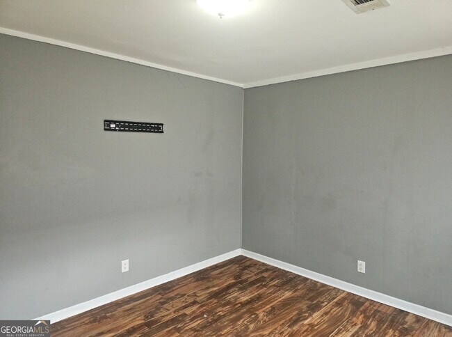Building Photo - 668 Grosso Ave