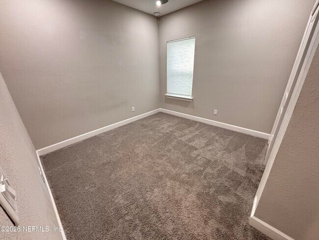 Building Photo - 212 Willow Crk Ct