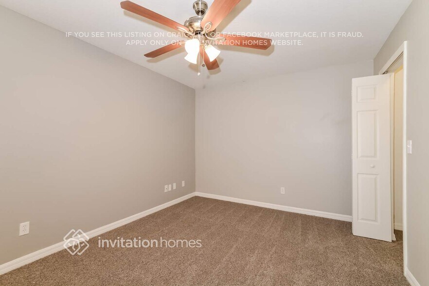 Building Photo - 323 Boca Ciega Rd