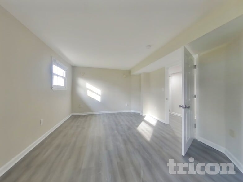 Building Photo - 2300 Timbercrest Dr