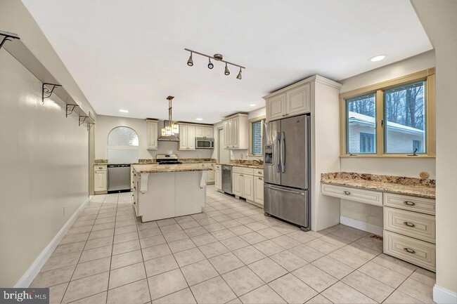 Building Photo - 97 Hardy Dr