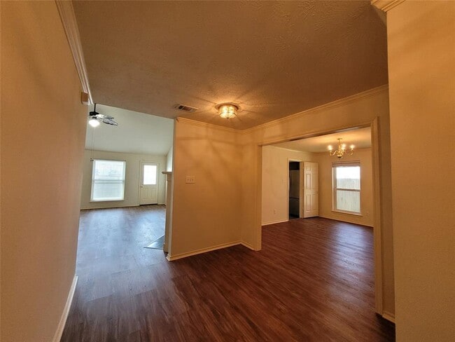 Building Photo - 1904 Timber Creek Dr