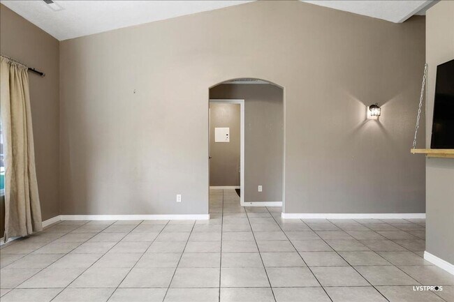 Building Photo - 1630 E 2450 S