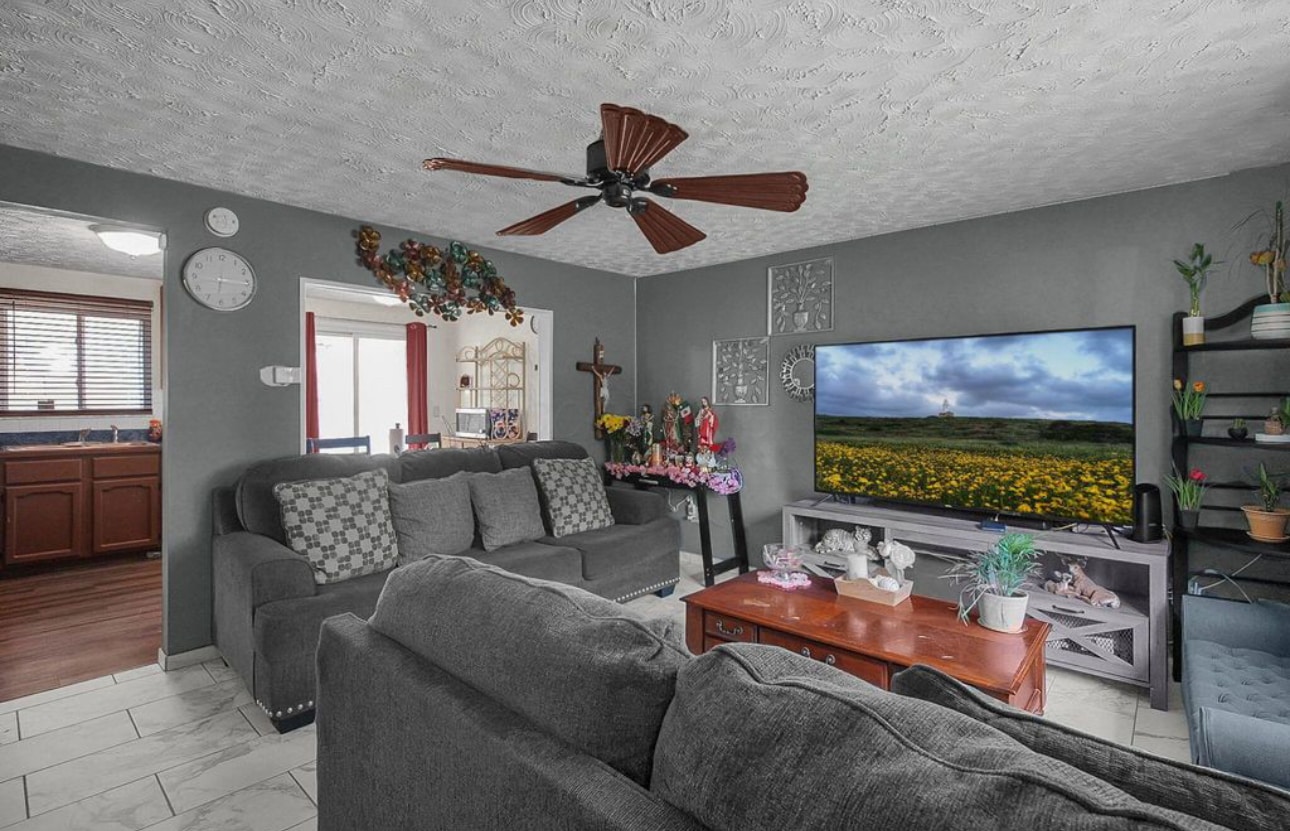 Building Photo - 5004 Bentler Dr