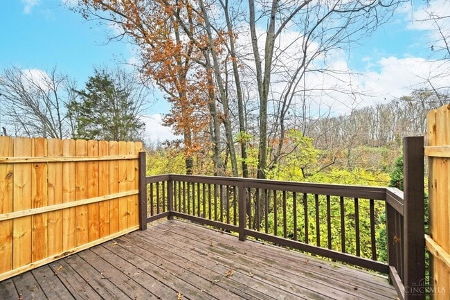 Building Photo - 920 Woodlyn Dr N