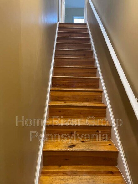 Building Photo - 3856 Fairmount Ave