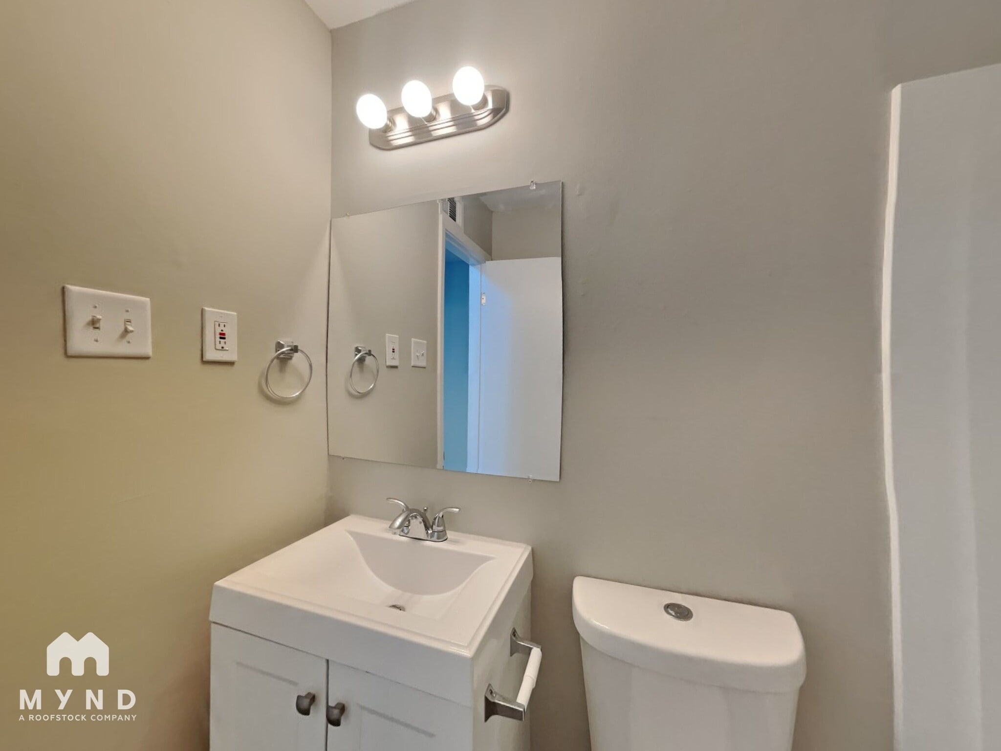 Building Photo - 4420 Double Tree St