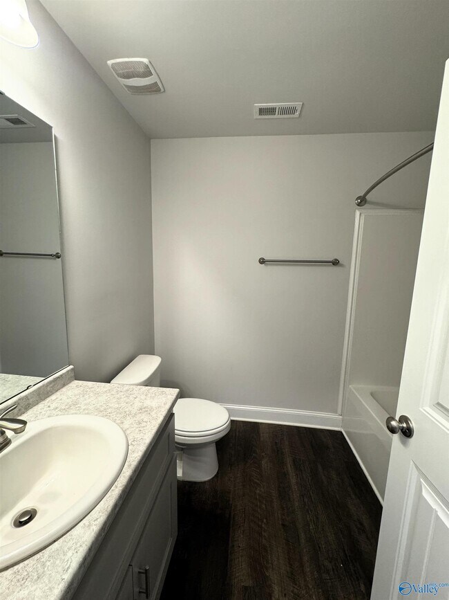 Building Photo - 109 Ardsley Dr