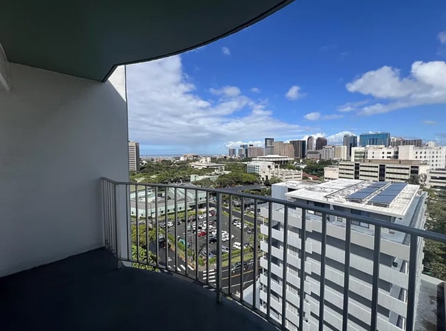Building Photo - 710 Lunalilo St