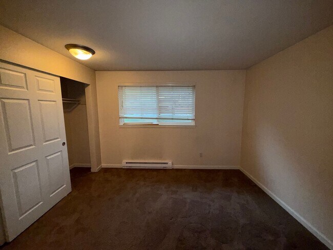 Building Photo - 2 Bed 1 Bath Kirkland