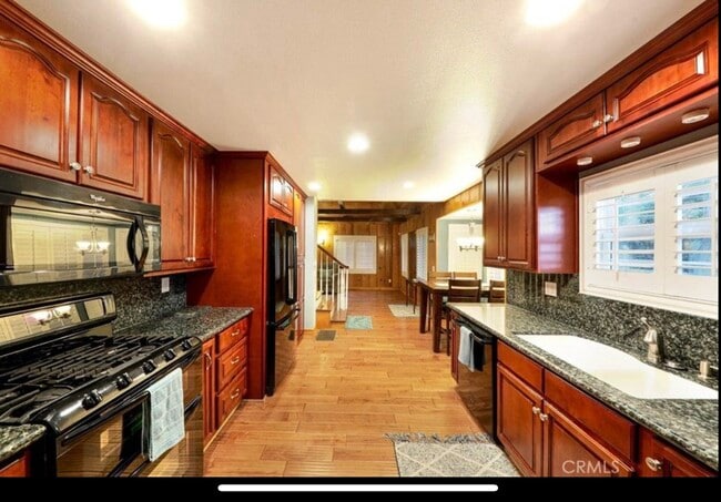 Building Photo - 24913 Matterhorn Ct