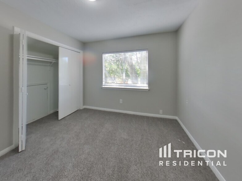 Building Photo - 7114 River Garden Dr