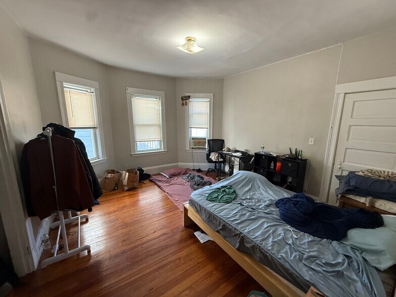 Building Photo - 348 Faneuil St