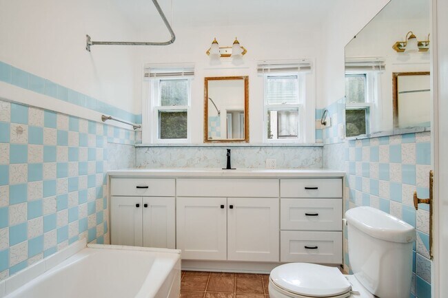 Building Photo - Beautiful 3 Bed, 1 Bath Rental Home in Irvington Portland!