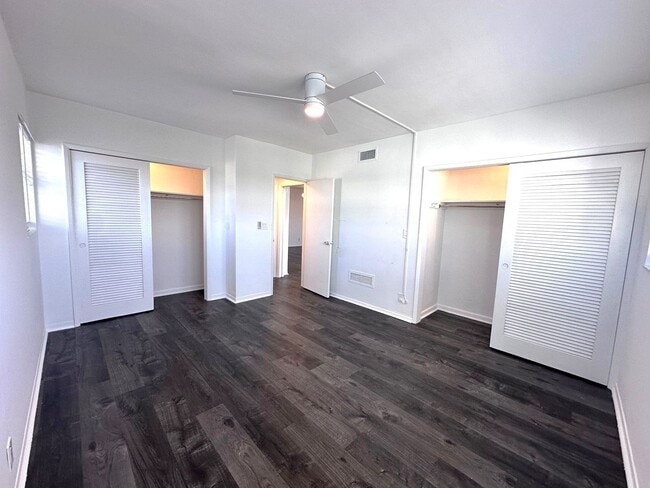 Building Photo - Large Updated 2BR/2BA Bath Condo - Steps from Fort Lauderdale Beach!