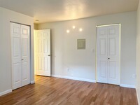 Building Photo - Recently Remodeled 2 Bed 1 Bath Condo