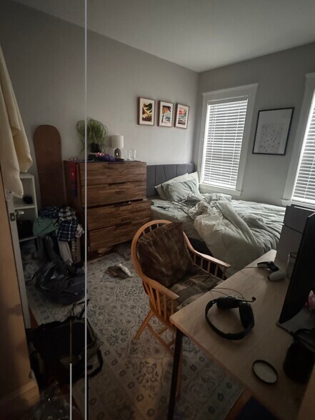 Building Photo - 26 Roseclair St