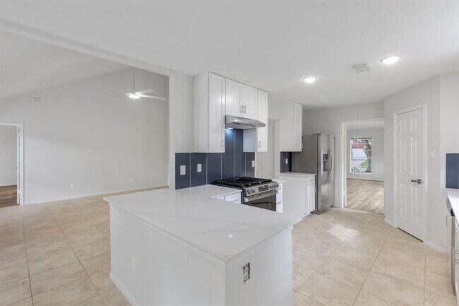 Building Photo - 1815 Moston Dr