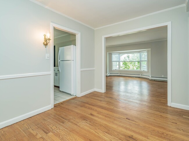 Building Photo - 65 Beechwood Dr