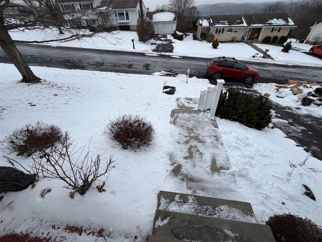 Building Photo - 17 Dover Dr