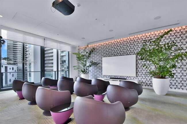 Building Photo - 501 NE 31st St