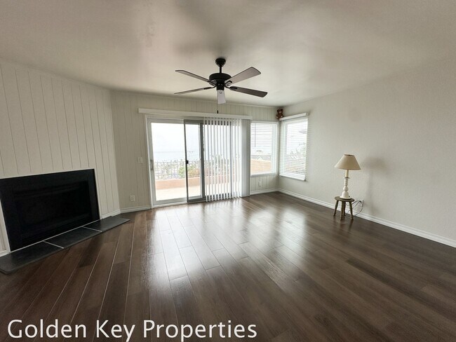 Building Photo - Ocean-View 2BR/2.5BA Townhome in Cardiff!