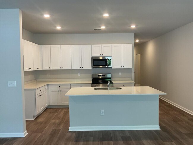 Building Photo - 508 Cambria Dr