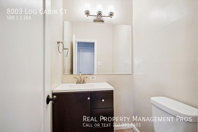 Building Photo - 8003 Log Cabin Ct
