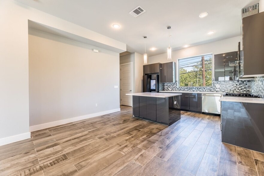 Building Photo - 1417 Kramer Ln