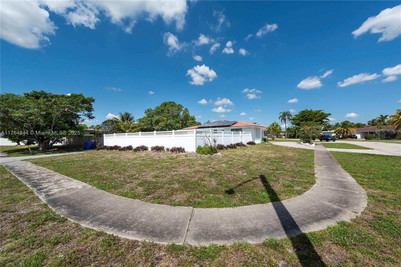 Building Photo - 4700 McKinley St