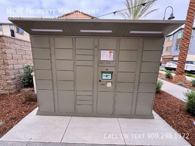 Building Photo - 12903 Paradiso Dr