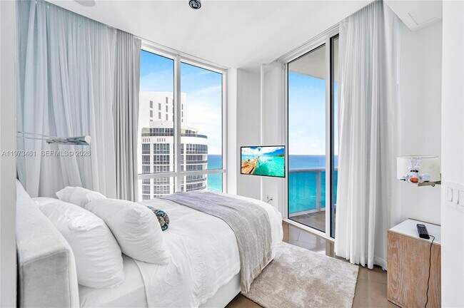 Building Photo - 18101 Collins Ave