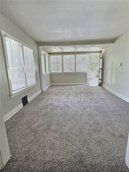 Building Photo - 8409 Park Ave