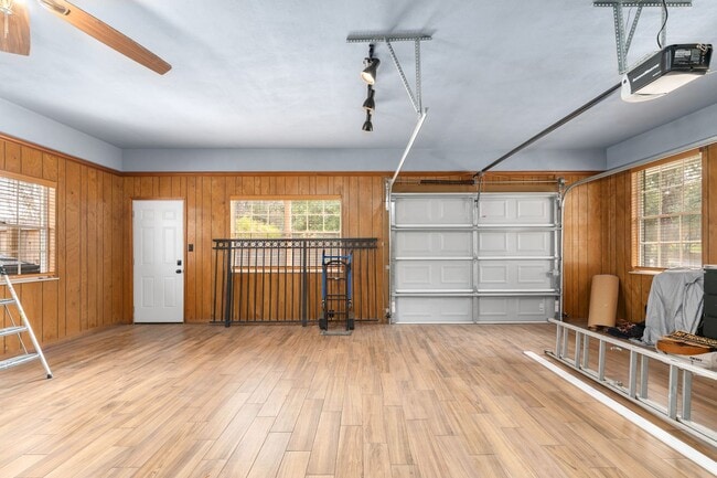 Building Photo - 2222 W University Ave