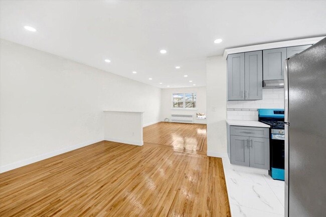 Building Photo - 4392 Carpenter Ave