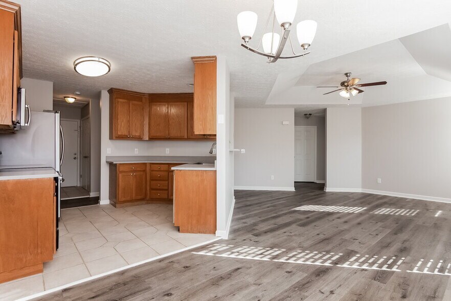 Building Photo - 634 Loch Lomond Cir