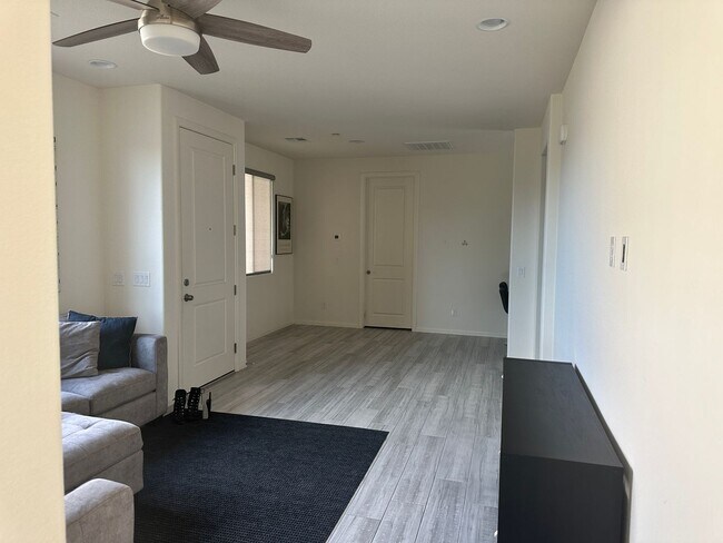 Building Photo - Renting CASITA ONLY!!!