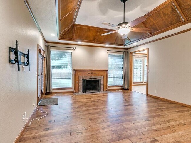 Building Photo - *Rare Find* Stunning Brookhaven 4 Bed 2.5 ...